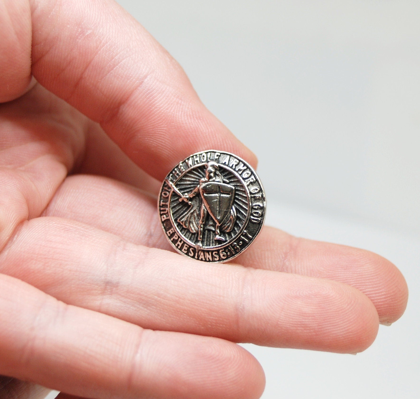 Victory Cross License Plate Bolts – Templar Knight Screws, St Paul Ephesians 6, Armor of God Car Windshield Accessories,motorcycle