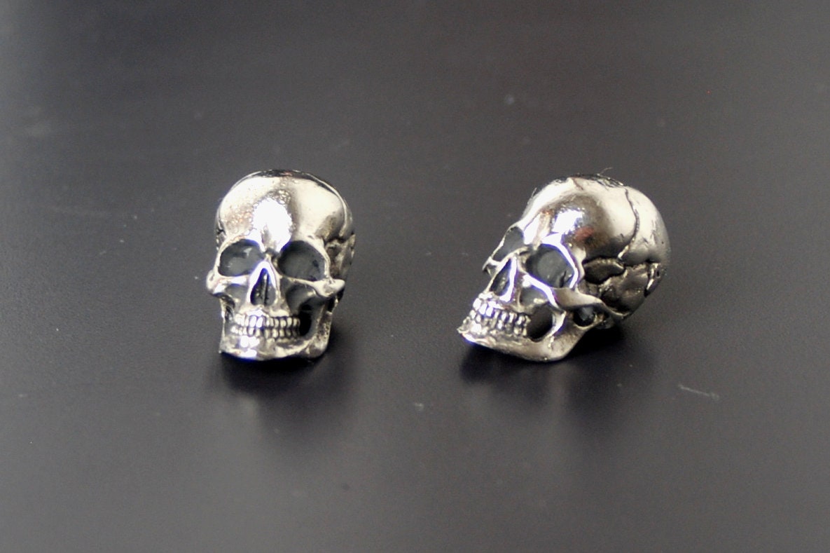 set of 2 skull valve caps for Schrader ,dust cover,tire,bicycle,good for motorcycle,chopper,bike,car,hot rod,truck,atv,hotrod ...