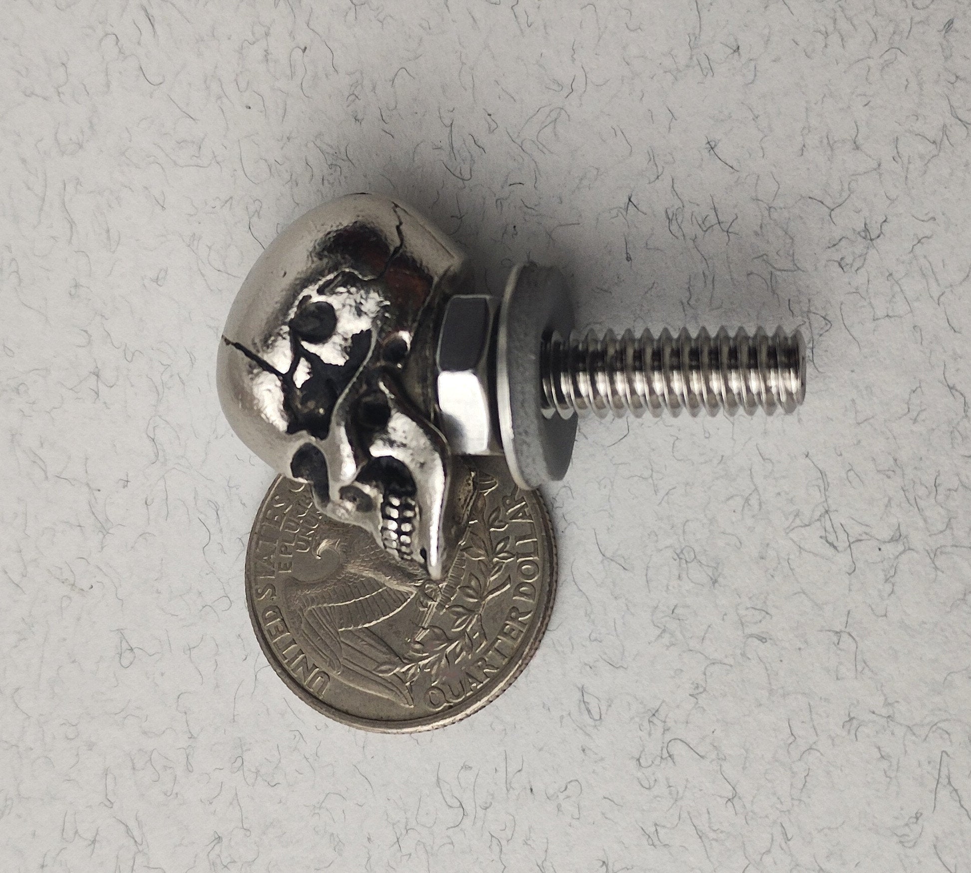 Harley-Davidson Skull seat bolt with nut and washer included