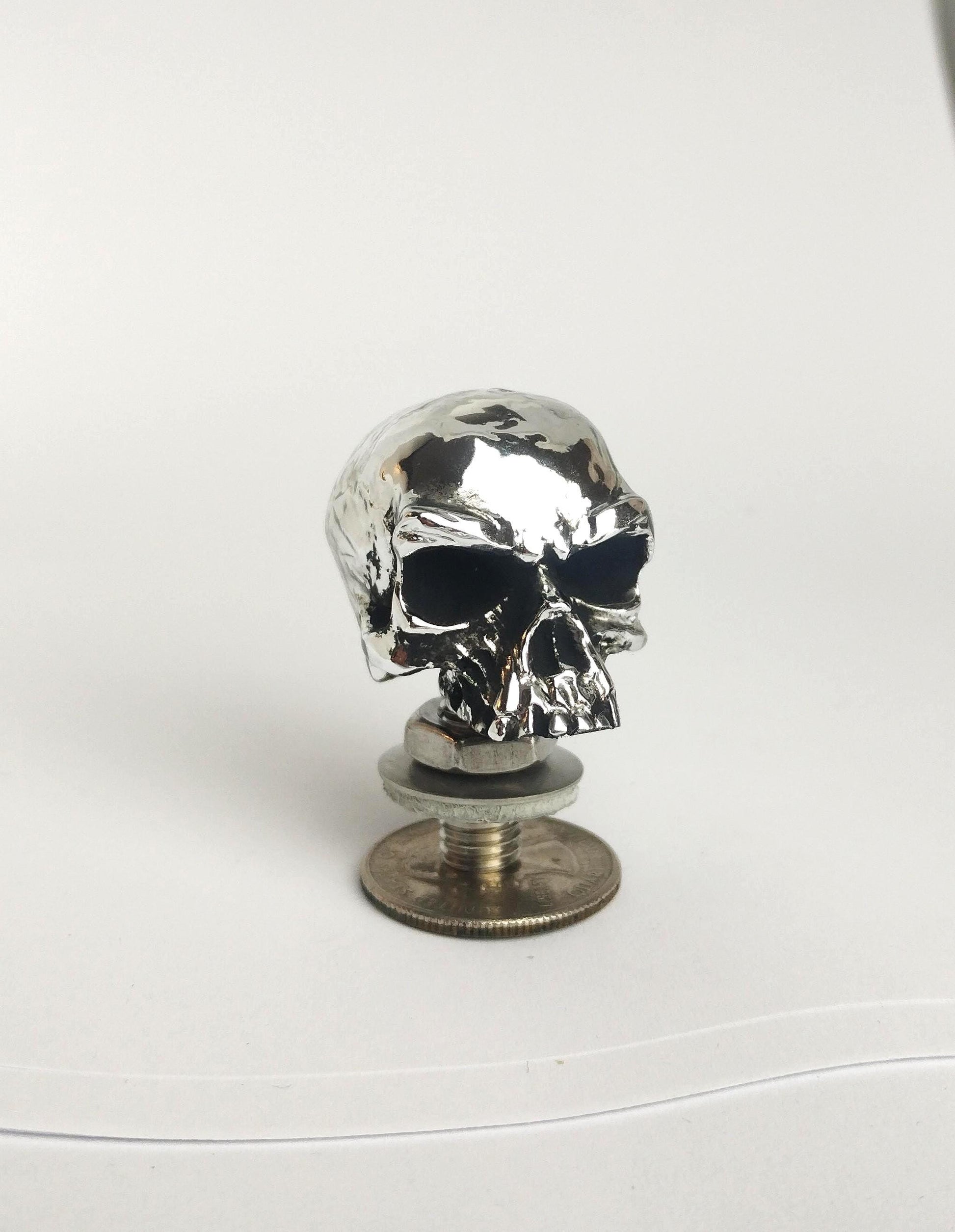 Handmade resin Skull seat bolt with M8 thread for Indian Scout